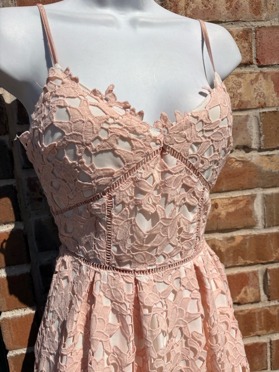Few Moda Blush Pink Lace Midi Dress size small - Picture 4 of 7